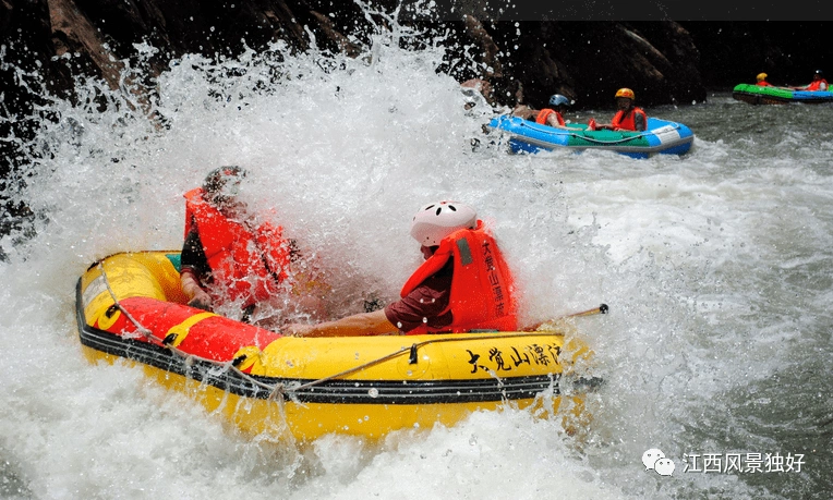 夏季玩水去哪儿来大觉山体验惊险而又刺激的漂流吧