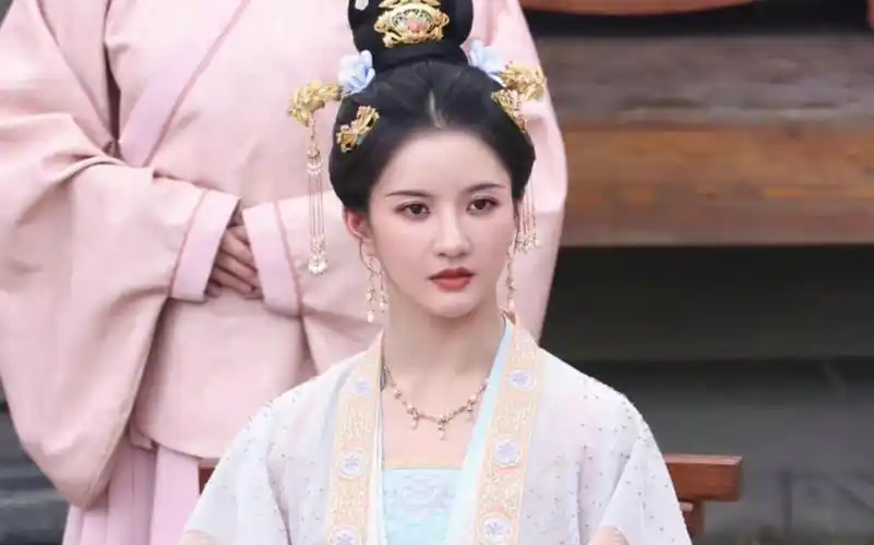 【宁安如梦】刘些宁长公主沈芷衣,这造型感觉整个人温婉贵气_哔哩哔哩