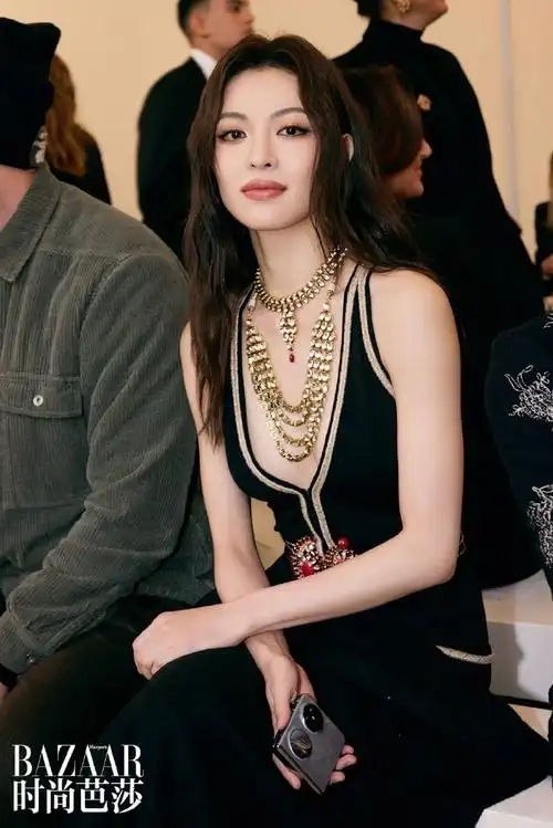 钟楚曦的看秀搭子##钟楚曦巴黎看秀第二套造型