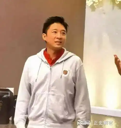 毫无预兆之下40岁的霍启山突然引发热议