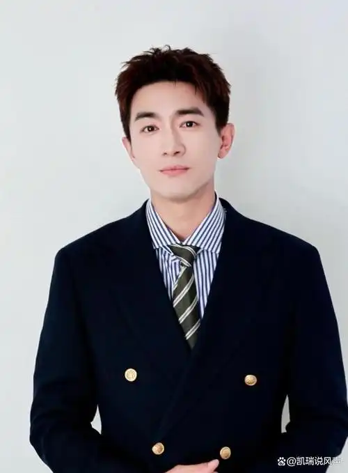 内娱少见的画风!林更新晒近照状态惊人,网友却被他的评论区笑死