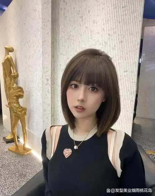 短发漫画刘海发型