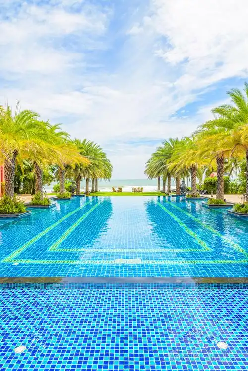 度假村酒店游泳池