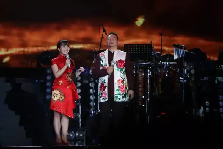 母亲节感恩盛宴西部歌王高保利用一场演唱会祝福所有母亲