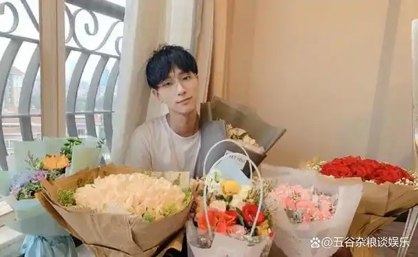 景向谁依是翼之声中文配音社团的.