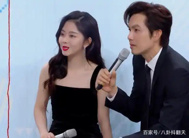 钟汉良给谭松韵按脚,看清他怎么抓的女生脚脖,人品素养一目了然