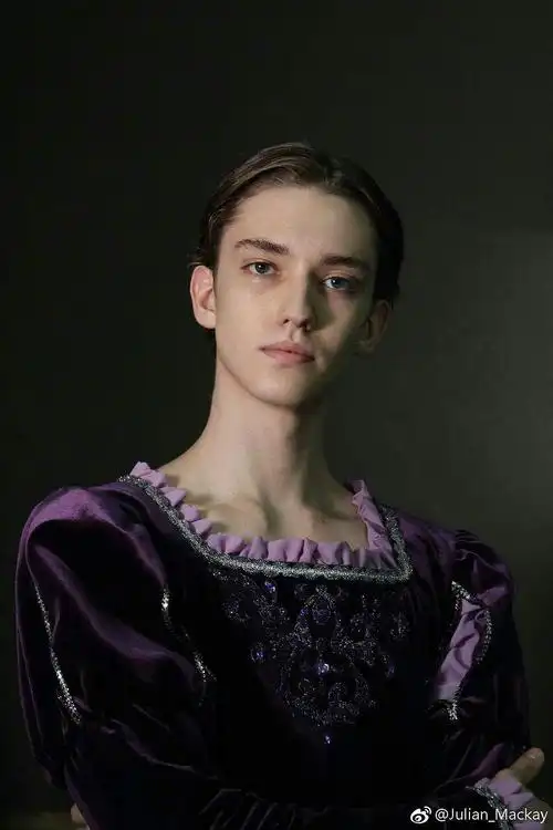 再来分享一波julianmackay的照片多图注意