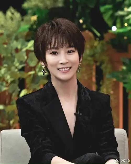 谢楠这鼻子看着太别扭了