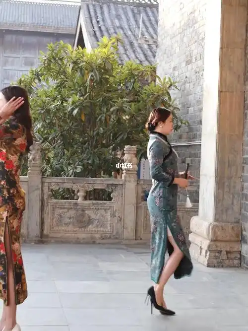 旗袍舞蹈花絮舞应该是这个背景音乐吧