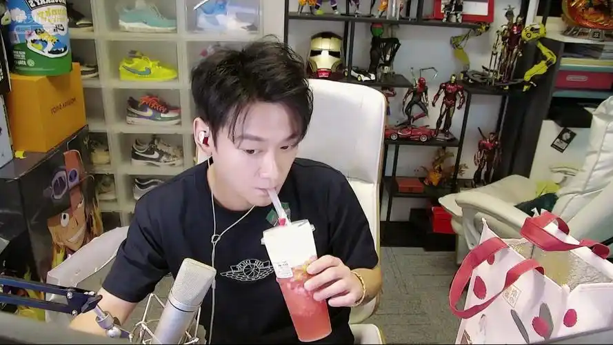 洋气黄_2020-08-14 20时34分虎牙七子洋气黄「洋气黄【18001】 - 虎牙