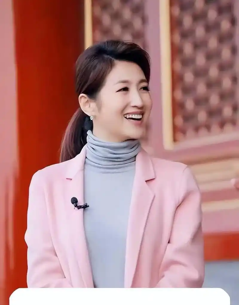 电视台主持人春妮的主持之道 电视台主持人春妮虽然在身材脸蛋方面