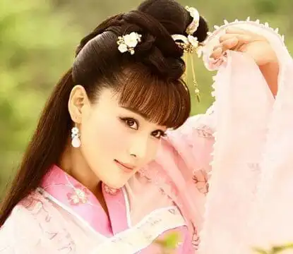 《半妖倾城》第二季张馨予亮相 女神范十足_网易订阅