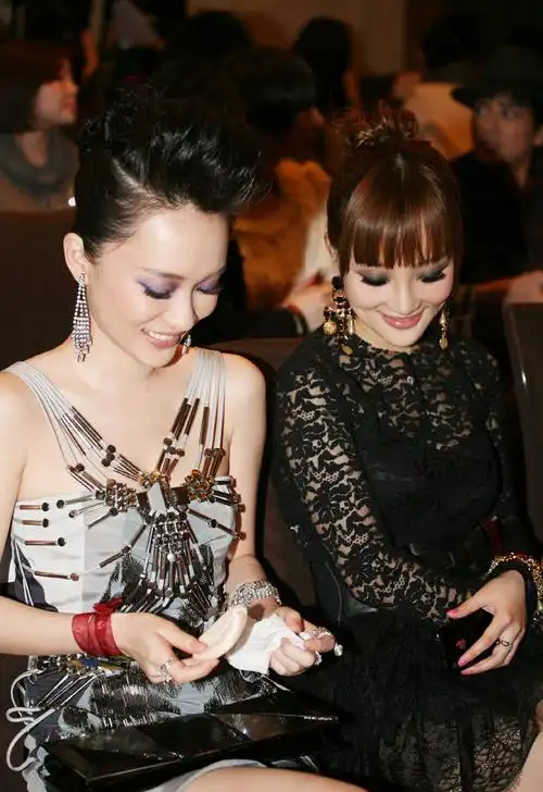 李小璐霍思燕不和吗 李小璐霍思燕关系揭秘