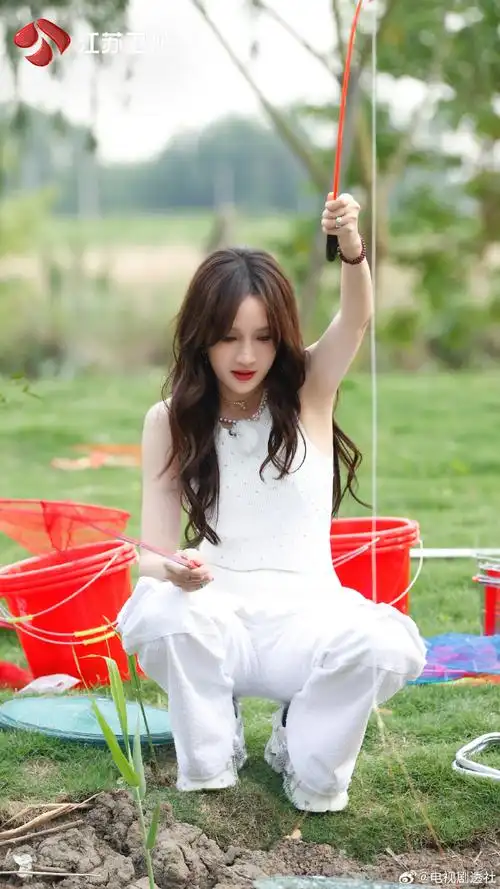 孟佳接受一切负面评价,表示接受了就意味着跟自己和解了,小时候也会