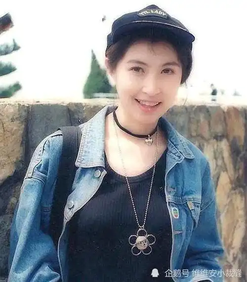 刘青云郭蔼明恩爱近30年如童话式的爱情每次出门都穿情侣装堪称神仙