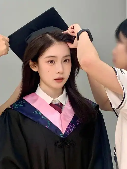 555海马体圆了我的学士服毕业照梦