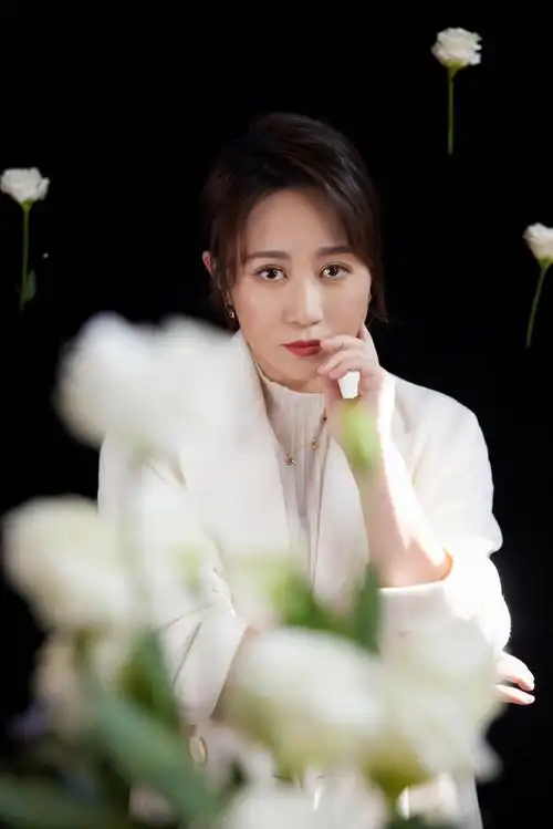 96#春晚#@演员马丽祝大家除夕快乐,年年如意,岁岁安康.7815