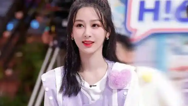 你好星期六里呆萌的杨紫