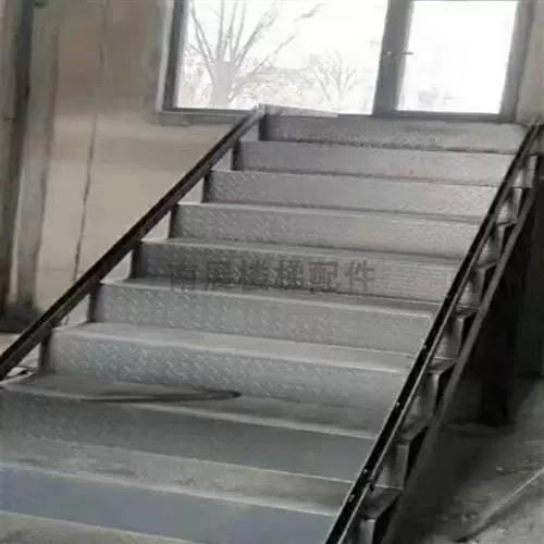 楼梯扶手阳台无框玻璃栏杆工程轨道地槽玻璃护栏预埋u型钢槽配件