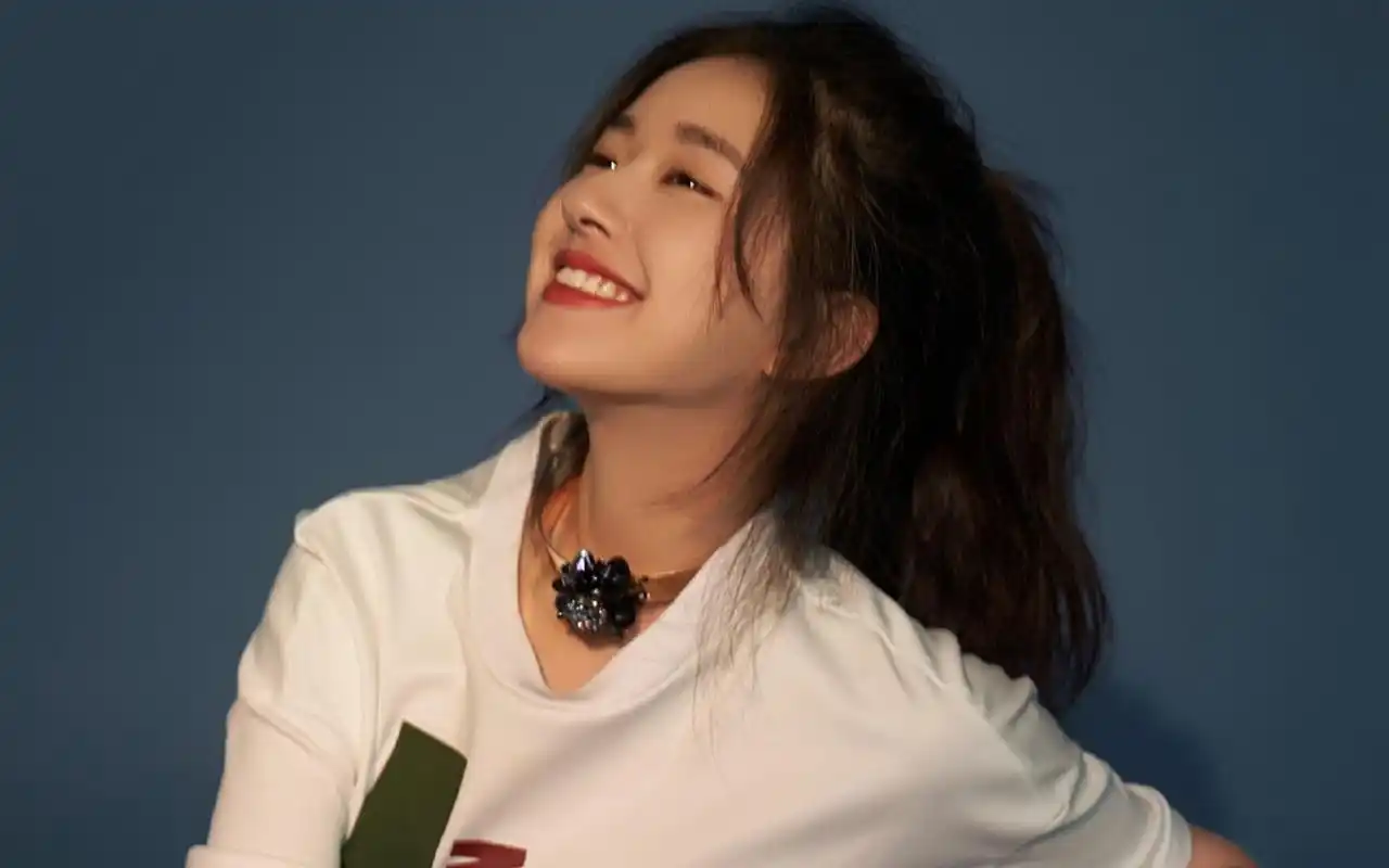 赵露思时尚写真图片桌面壁纸