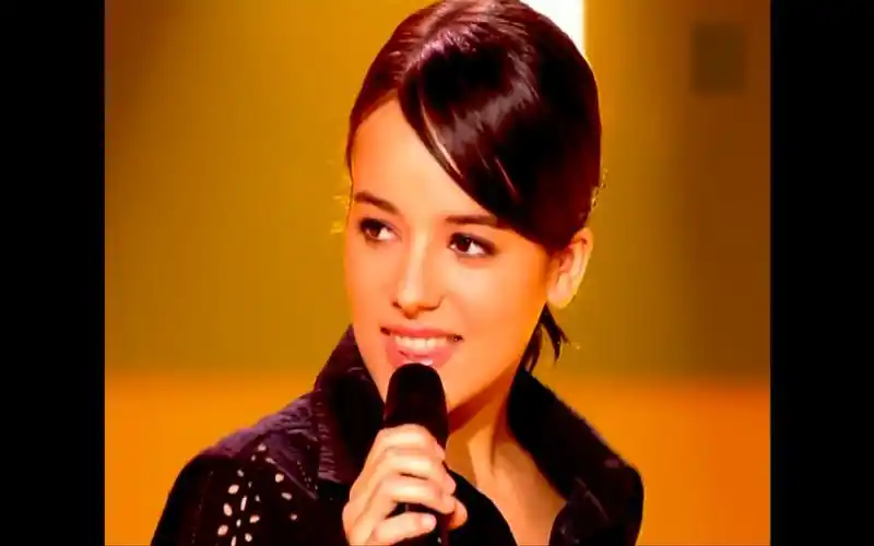 法国小天后 艾莉婕《la isla bonita》超火现场 翻唱最强现场 拉丁