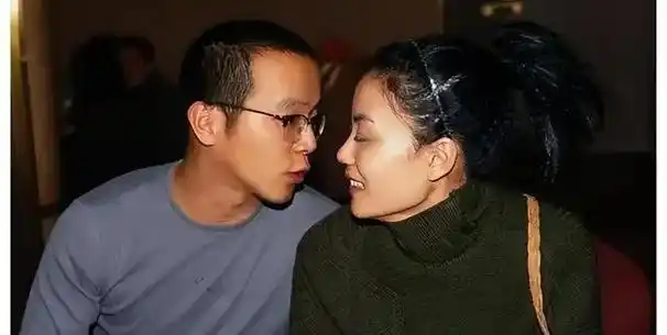 知名港星"冒死"揭露港圈衰败真相,难怪王菲2任丈夫都选内娱的