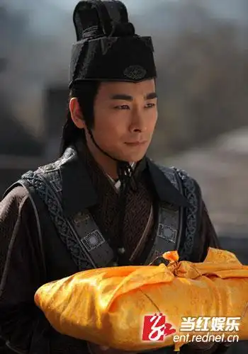 赵文卓出演展昭近日,大型古装武侠探案剧《七侠五义人间道》在横店