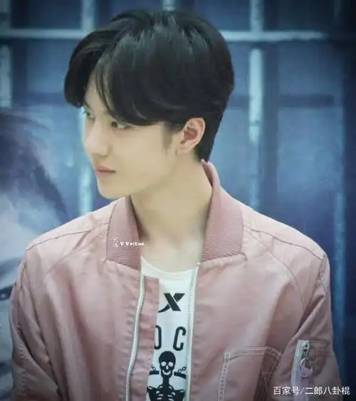 18岁时的王一博,居然长这样