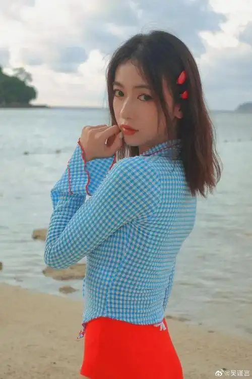 想你的风还是吹到了海边|细格纹|纱巾|连身_新浪新闻