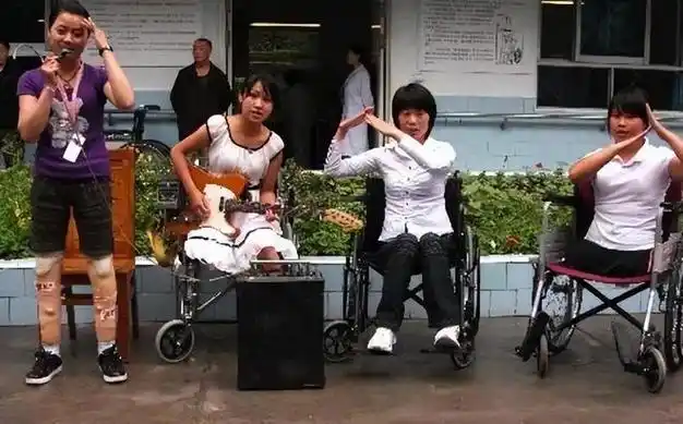 08年地震女英雄李应霞:为救丈夫丢了双腿,但丈夫的做法丧尽天良|截肢