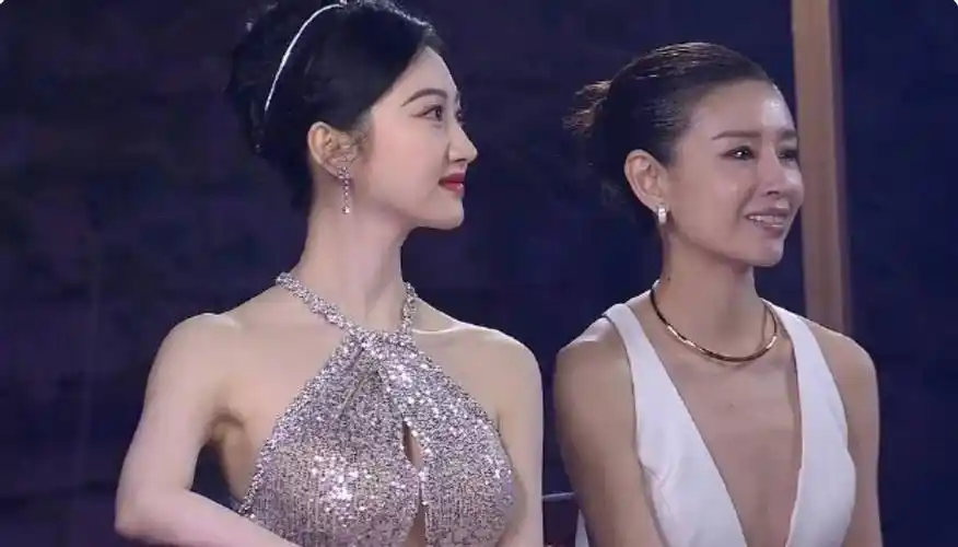 原创瘦成排骨真好看吗董洁林允同框一比较丰腴美人的优势就出来了