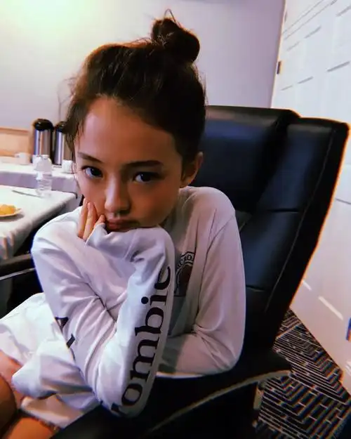 与韩国yg签约?这位德韩混血女孩ella gross简直就是"小仙女"!_跨境