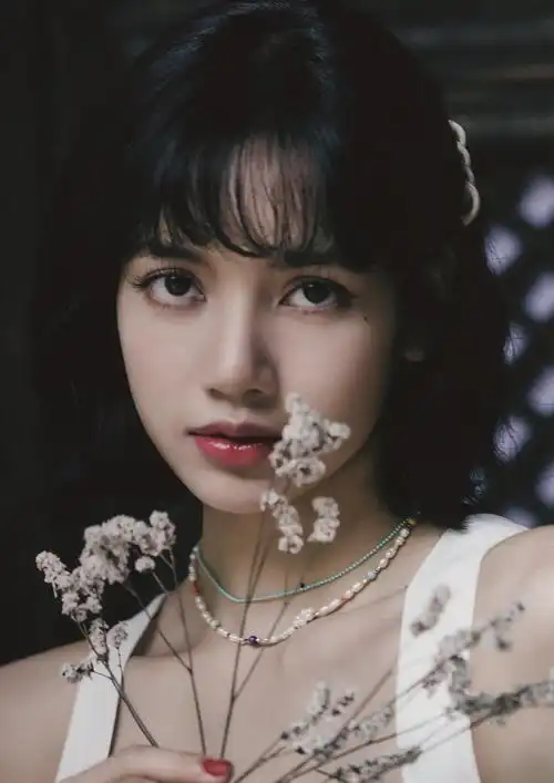 lisa的短发也很好看啊