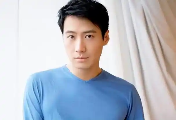 四大天王之一的黎明,不仅是当年的优质偶像,还是慈善大使