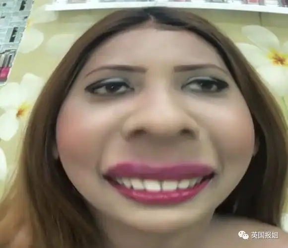 化丑妆,讲相声,狂怼人,这个98年美女网红从迪拜火到全球!|妆容|化妆_