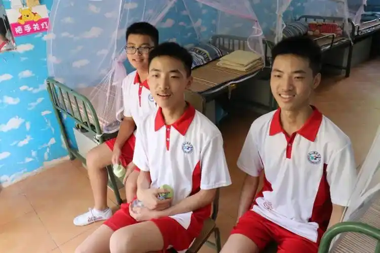 强化硬件设施升级助力西山学子腾飞