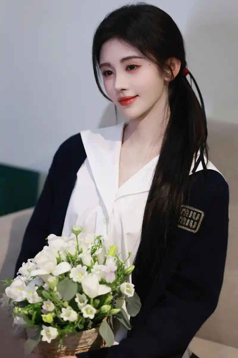 鞠婧祎活动美图,清纯甜美少女,俏皮可爱,娇美又灵动!