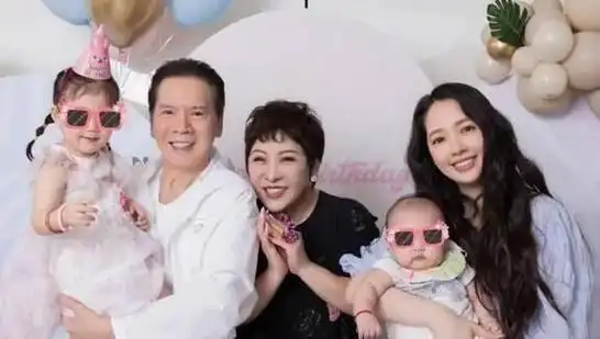 向华强也有烦恼?优秀的大女儿不婚不育,俩儿子"烂泥"扶不上墙