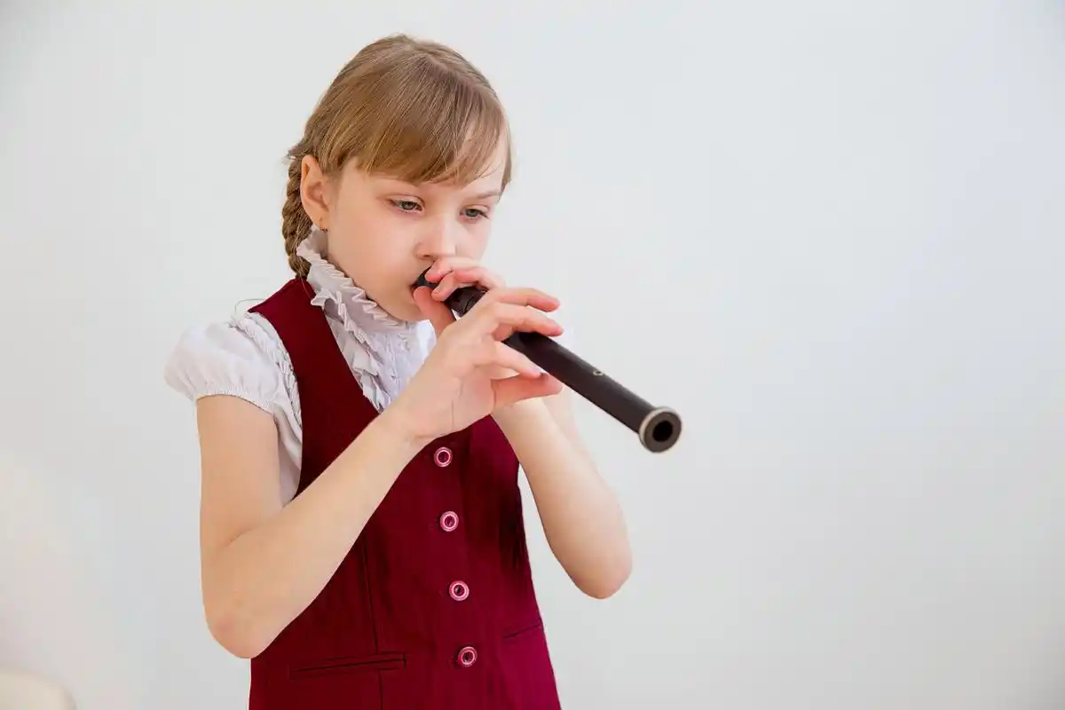 天天练声对于声乐学习的重要性有以下几点: 1.