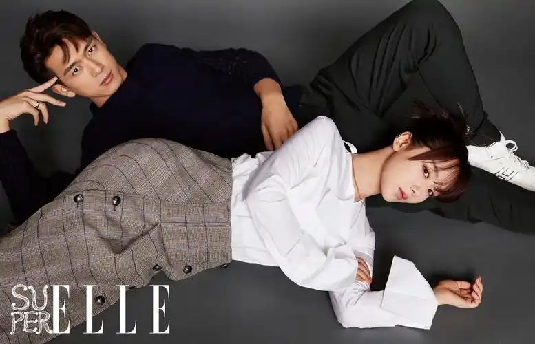 李现携手杨紫登某时尚杂志封面质感大片展现别样风格