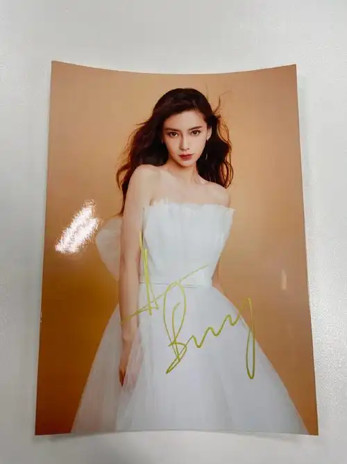 年末限定【整点惊喜】现惊喜轰炸——第十张签名照来自@angelababy