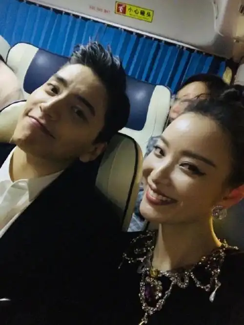 组图:合影狂魔王大陆!妻夫木聪刘昊然倪妮魏大勋都有出镜