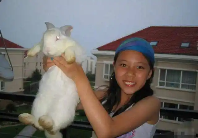 张予曦小时候也太英气了吧,大家都说她小时候有点像罗云熙?