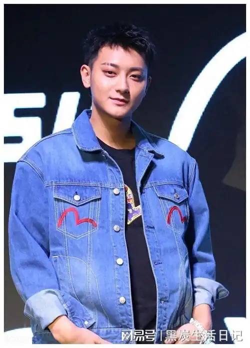 黄子韬和徐艺洋吃饭遭偷拍终于回应了