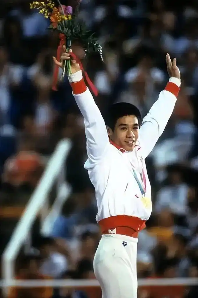 1998年,"体操王子"李宁和"体操公主"陈永妍已经成婚5年