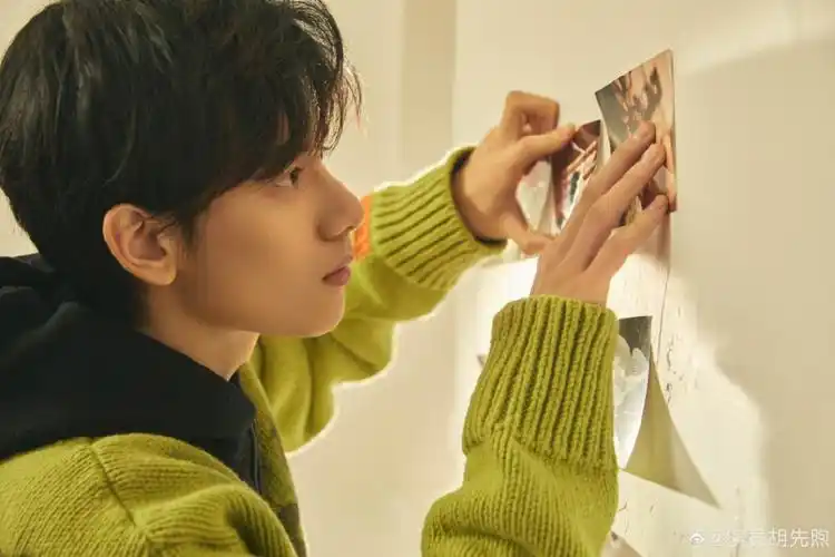 演员胡先煦:随时准备好"推翻"上一秒的自己