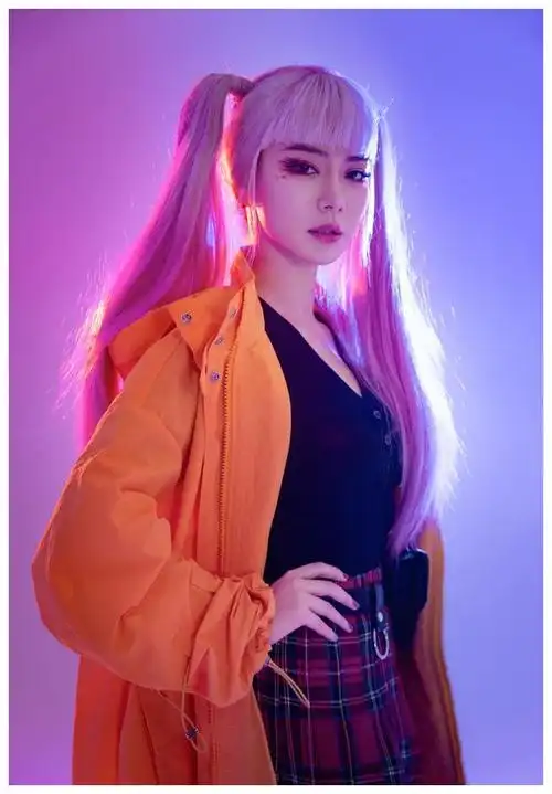 戚薇cos孙尚香,身穿橘黄色风衣,粉色双马尾非主流气息十足__财经头条