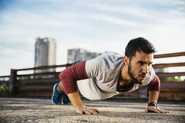 这些健身运动被称为快速减肥法,燃烧脂肪很有效,加快新陈代谢