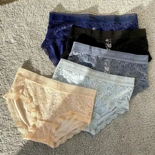 阿玛尼最好看的一款女士蕾丝小内裤性感逼人