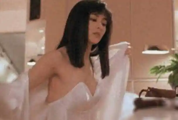 关之琳巅峰泳装照曝光绝美魅力无人能挡女人味爆棚惊艳众人